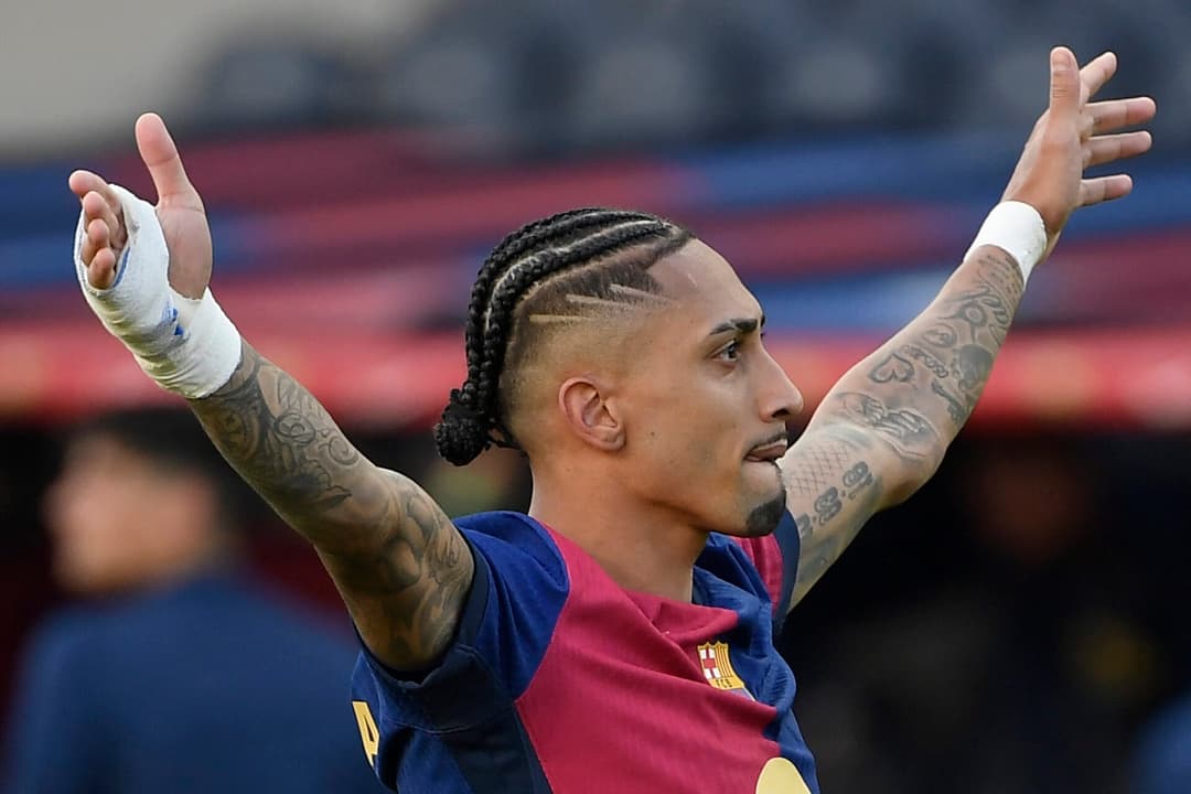 Raphinha comemora vitória do Barcelona sobre o Celta de Vigo, pela La Liga