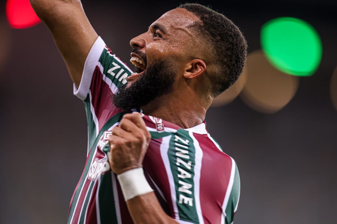 Samuel Xavier comemora seu gol diante da torcida do Fluminense (Foto: Marcelo Gonçalves/FFC)