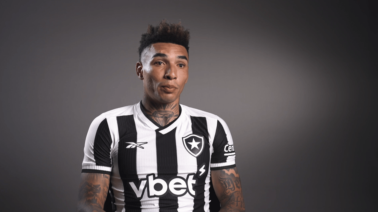 Igor Jesus, atacante do Botafogo, em entrevista para a Fifa