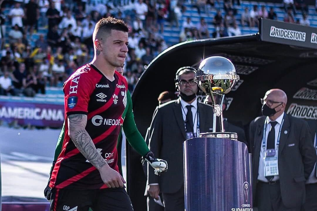 Renato Kayzer foi titular na final da Sul-Americana 2021 Foto: Redes Sociais