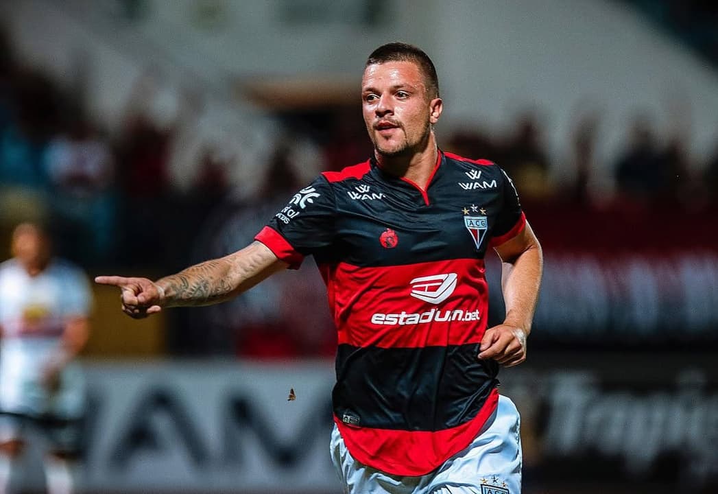 Renato Kayzer com a camisa do Atlético-GO Foto: Redes Sociais
