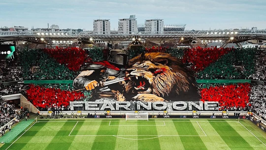 Torcida do Légia Varsóvia deu show