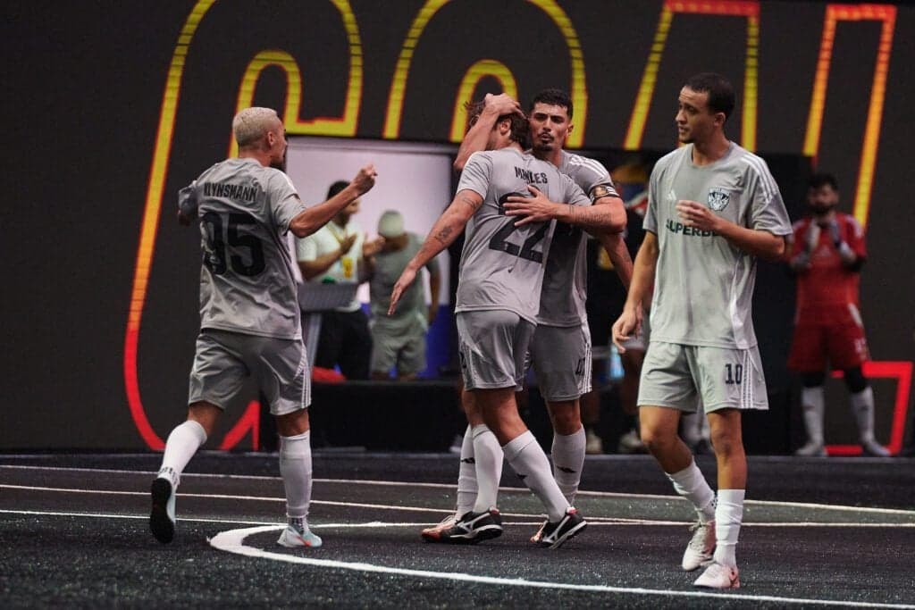 Nyvelados FC, time da streamer Nivy Estephan, garantiu classificação na primeira fase da Kings League Brasil