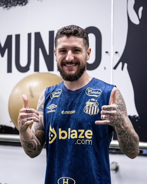 Zé Rafael é o décimo primeiro reforço do Santos na temporada. (Foto: Raul Baretta/Santos FC)