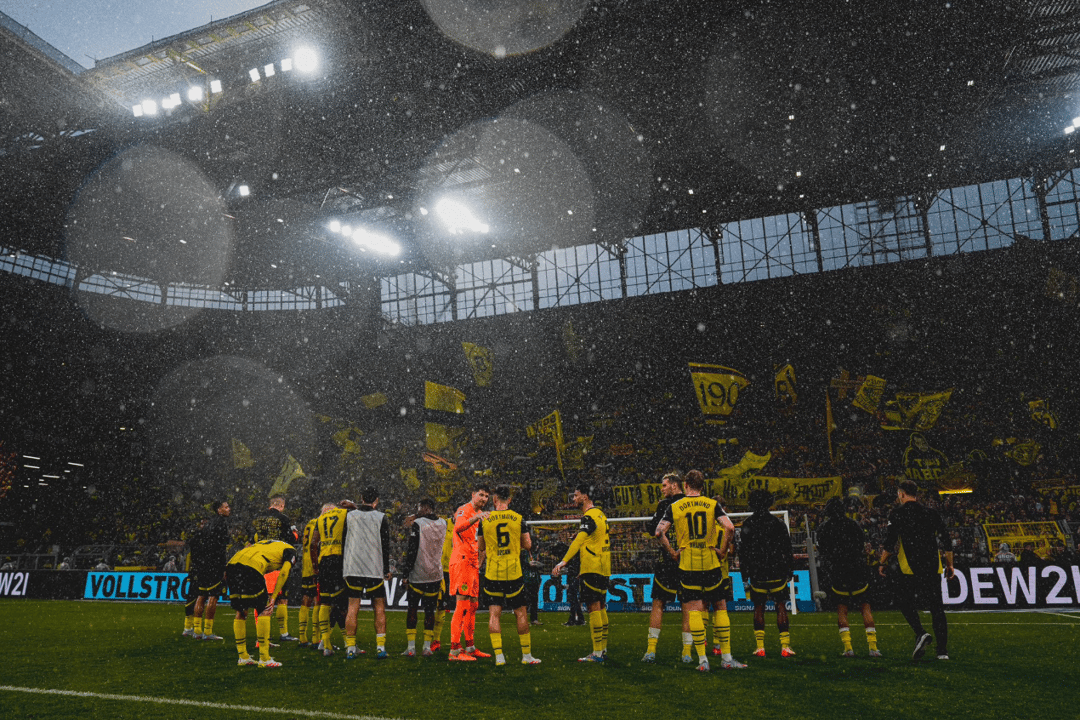 Jogadores do Borussia Dortmund, rival do Fluminense no Mundial, comemoram