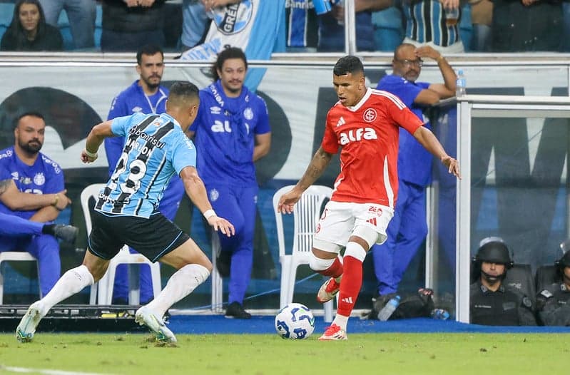 Grêmio e Internacional empataram em 1 a 1.