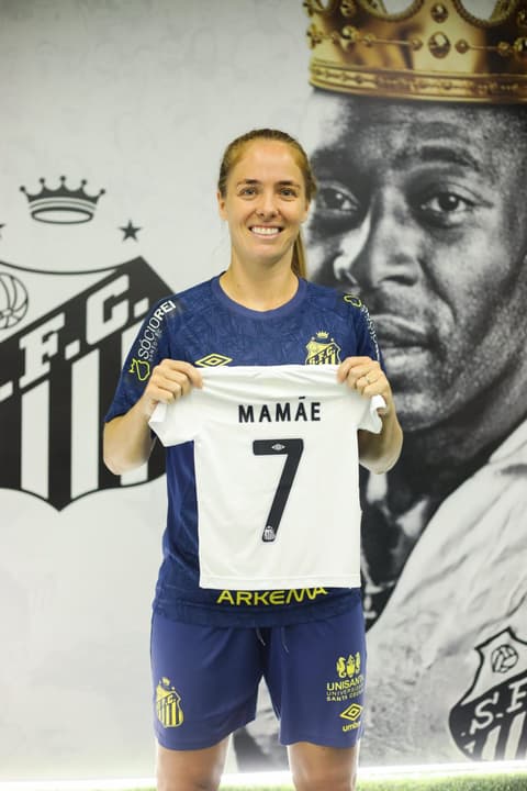 Ketlen celebra primeira gravidez com companheiras de elenco do Santos. (Foto: Reinaldo Campos/Santos FC)