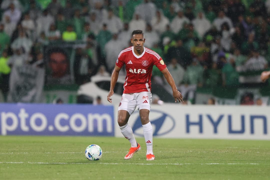 Fernando, volante o Internacional