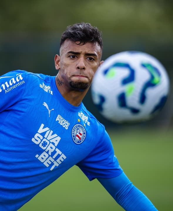 Lucho Rodríguez se prepara para finalizar em treino
Foto: Letícia Martins / EC Bahia