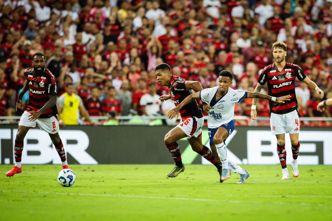 Kayky e Alex Sandro em Flamengo x Bahia
Foto: Letícia Martins / EC Bahia