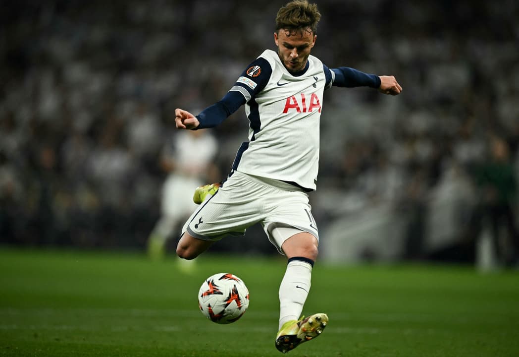Maddison foi essencial no jogo de ida da semifinal com um gol e uma assistência (Foto: Ben STANSAL /AFP)