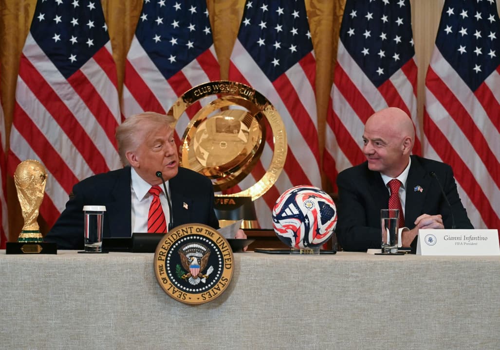 Donald Trump e Gianni Infantino em evento para discutir a Copa do Mundo (Foto: Jim Watson/AFP)