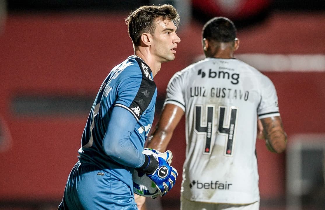 Vitória x Vasco - Léo Jardim