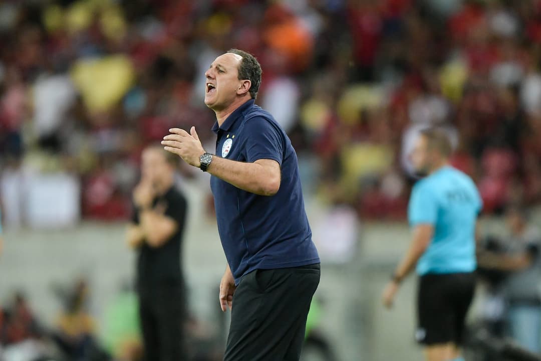 Rogério Ceni comanda o Bahia no Maracanã
Foto: Thiago Ribeiro/AGIF