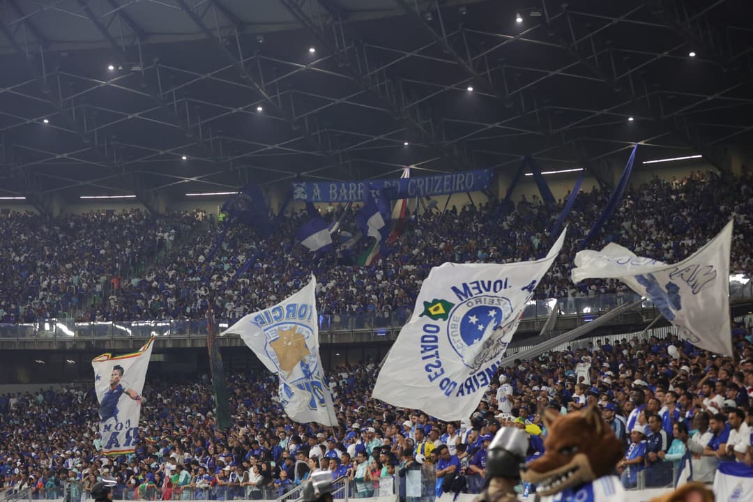 Torcida do Cruzeiro no Mineirão, em jogo contra o Atlético-MG, em 18/5/2025