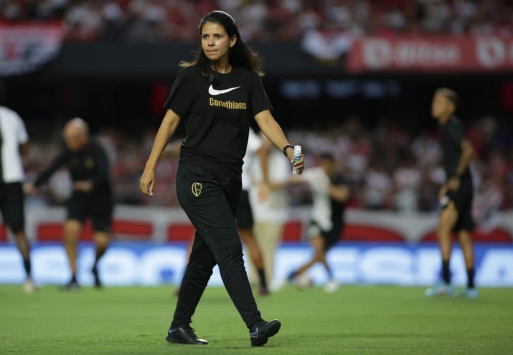 Dr Ana Carolina Côrte