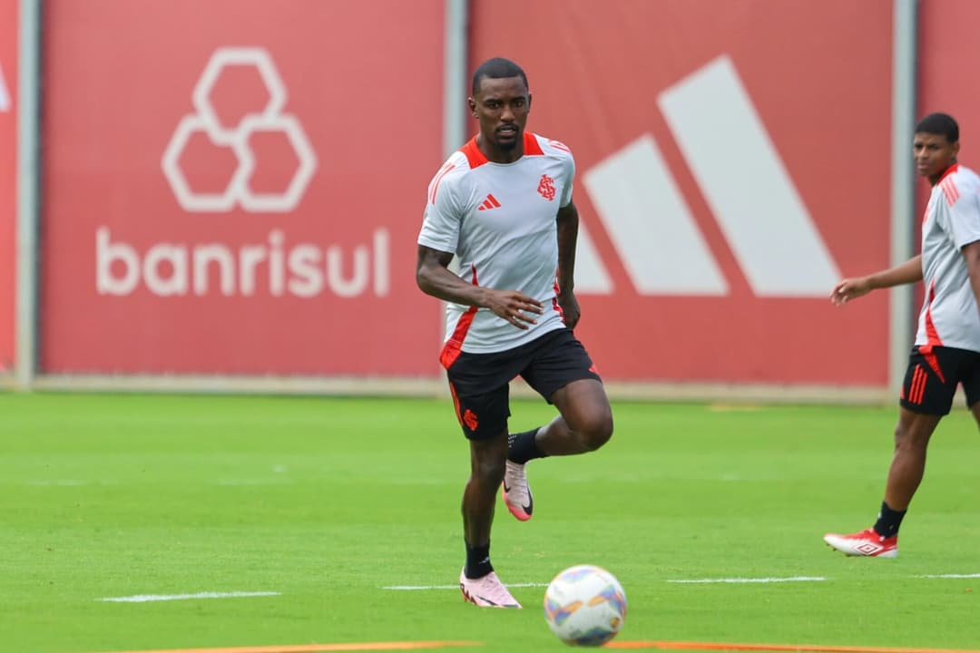 Ramon, lateral-esquerdo do Internacional