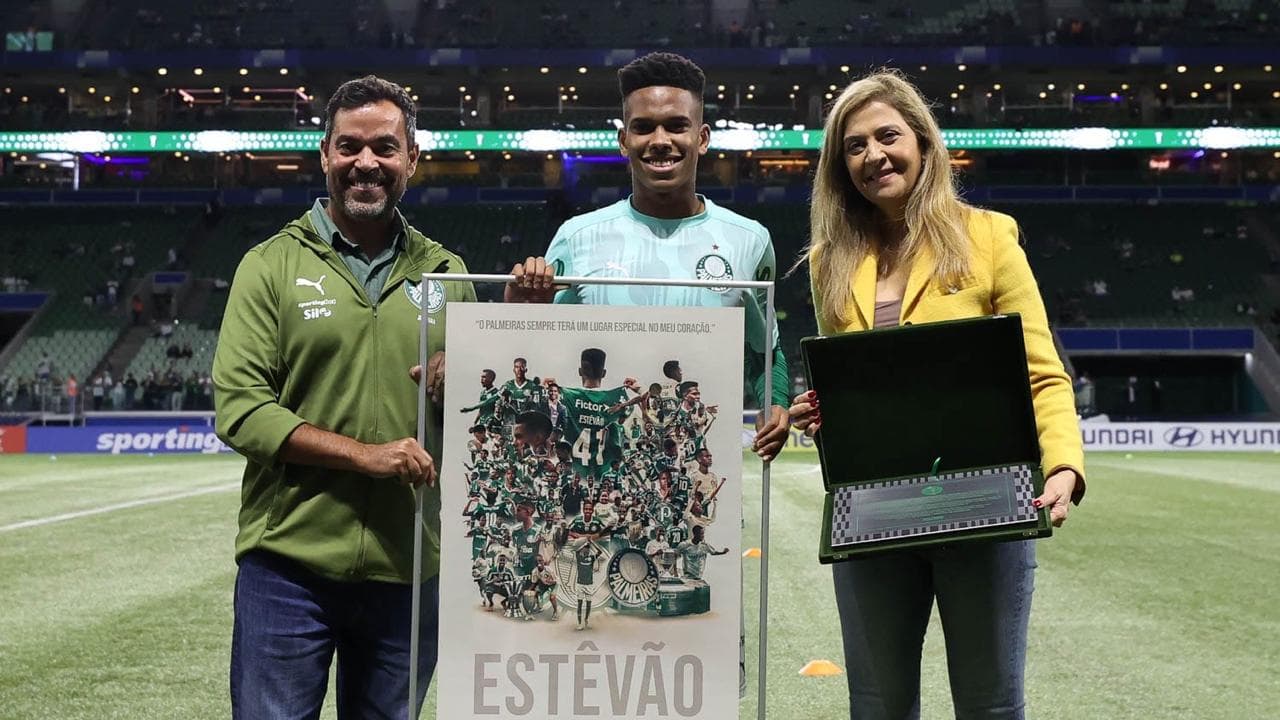 Estêvão homenagem