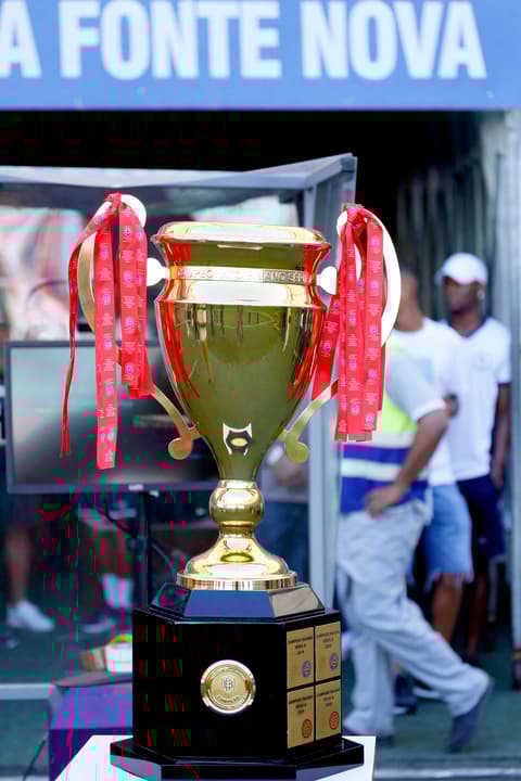 Troféu do Campeonato Baiano (Foto: Felipe Oliveira)