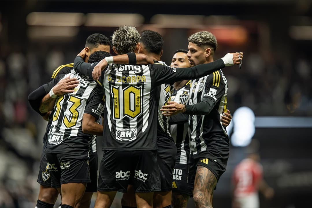 Jogadores do Atlético-MG comemorando gol contra o Internacional (Foto: Pedro Souza / Atlético)