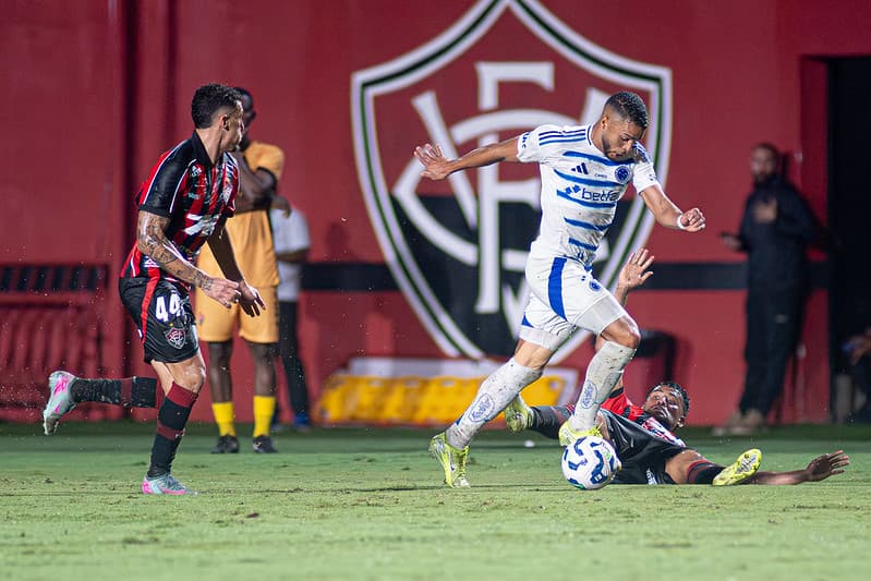 Cruzeiro, de Wanderson, e Vitória empataram sem gols no Barradão (Foto: Celo Gil/Cruzeiro)