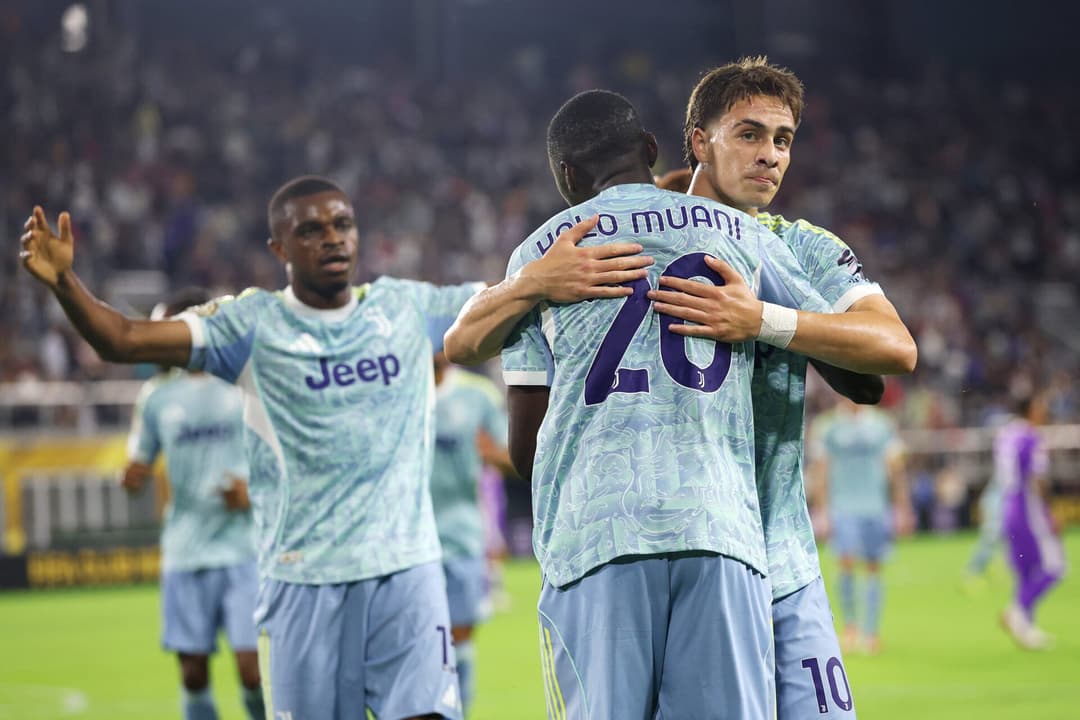 Kolo Muani e Yildiz comemoram gol em Al Ain x Juventus (Foto: Kevin C. Cox/ Getty Images via AFP)