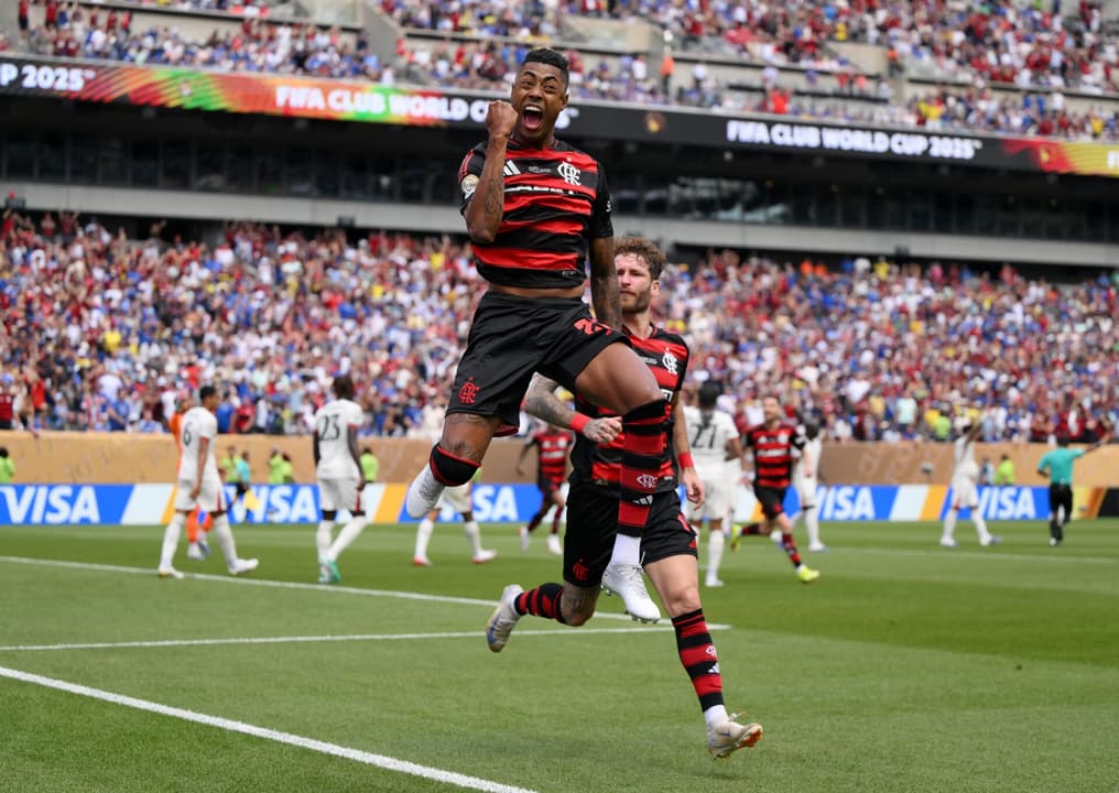 Bruno Henrique comemora gol do Flamengo contra o Chelsea