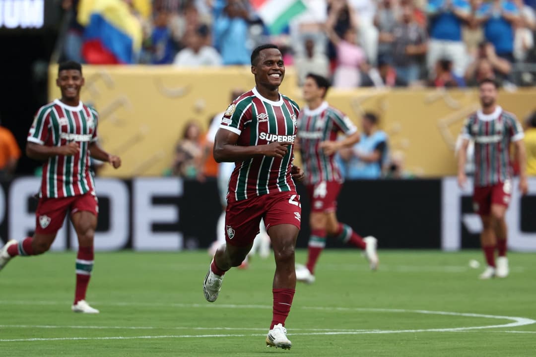 Jhon Arias comemora gol do Fluminense contra o Ulsan (Foto: FRANCK FIFE / AFP)