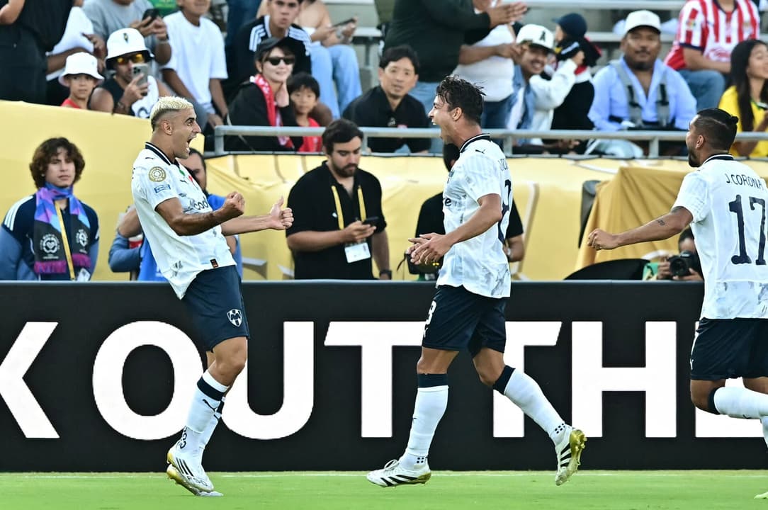 Berterame comemora gol do Monterrey marcado sobre o Urawa Reds