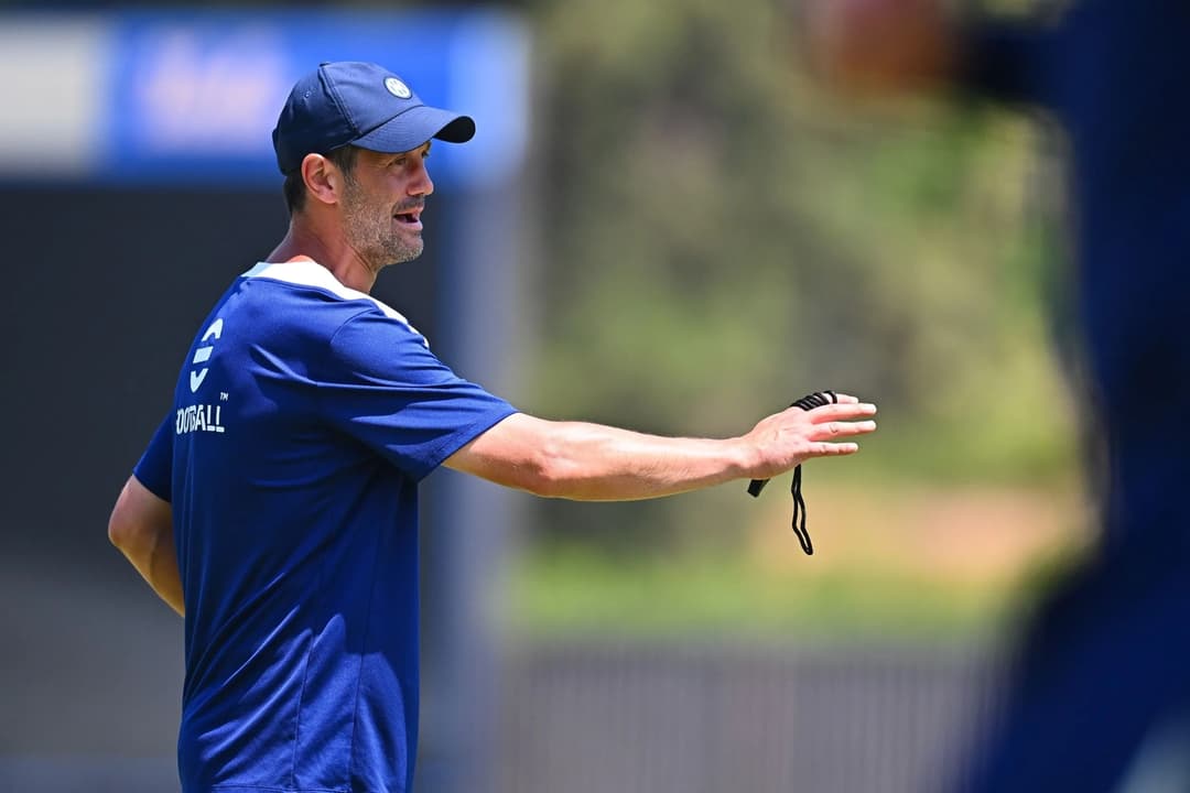 Cristian Chivu em treino da Inter de Milão (Foto: divulgação/Internazionale)