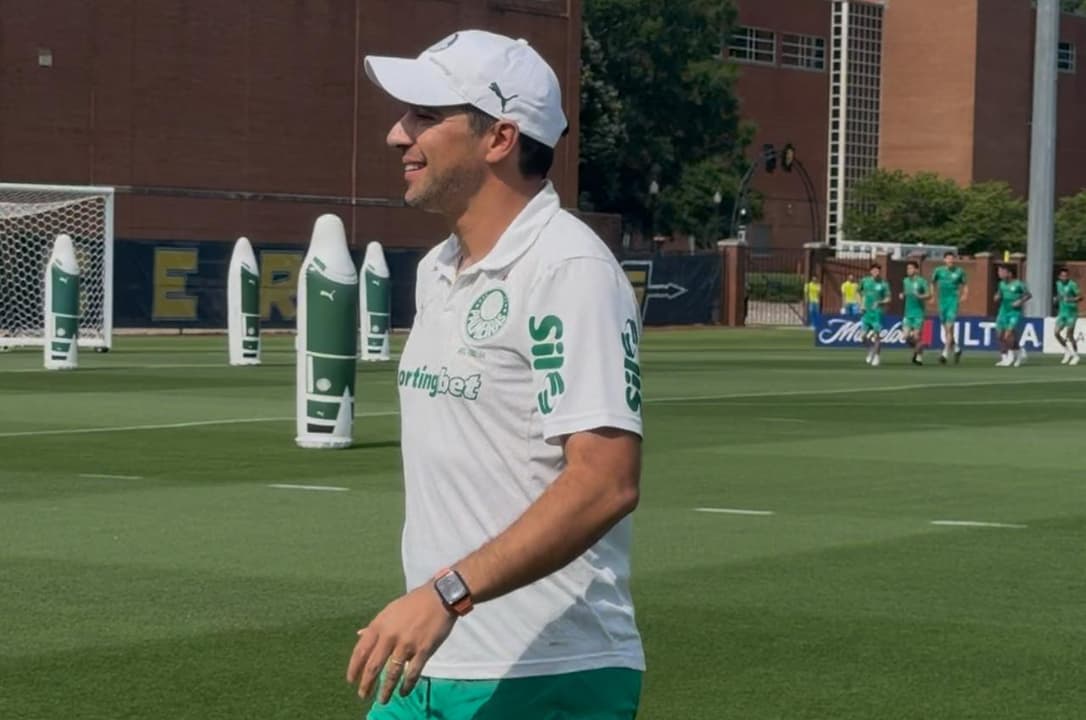 Abel Ferreira durante treinamento do Palmeiras nos Estados Unidos