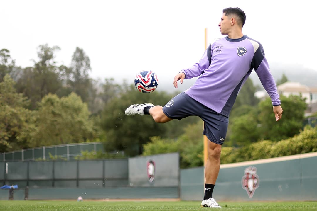 Savarino é dúvida no Botafogo para a estreia no Mundial