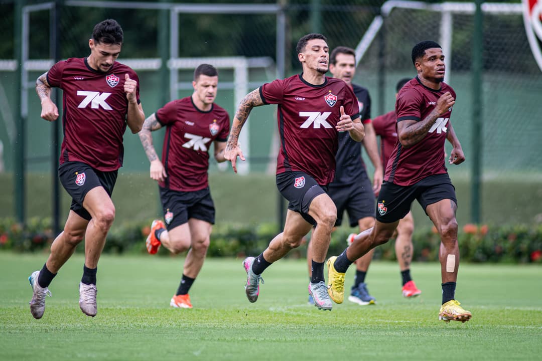 Jogadores do Vitória no Barradão (Foto: Victor Ferreira / EC Vitória)