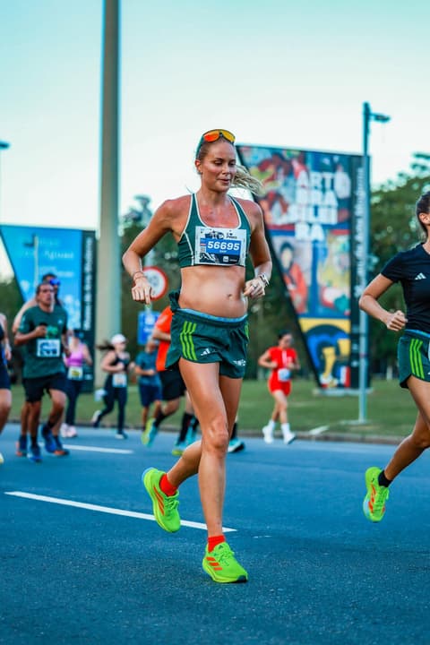 Babi Beluco na maratona do Rio (Foto: Divulgação / Acervo Pessoal de Babi Beluco)