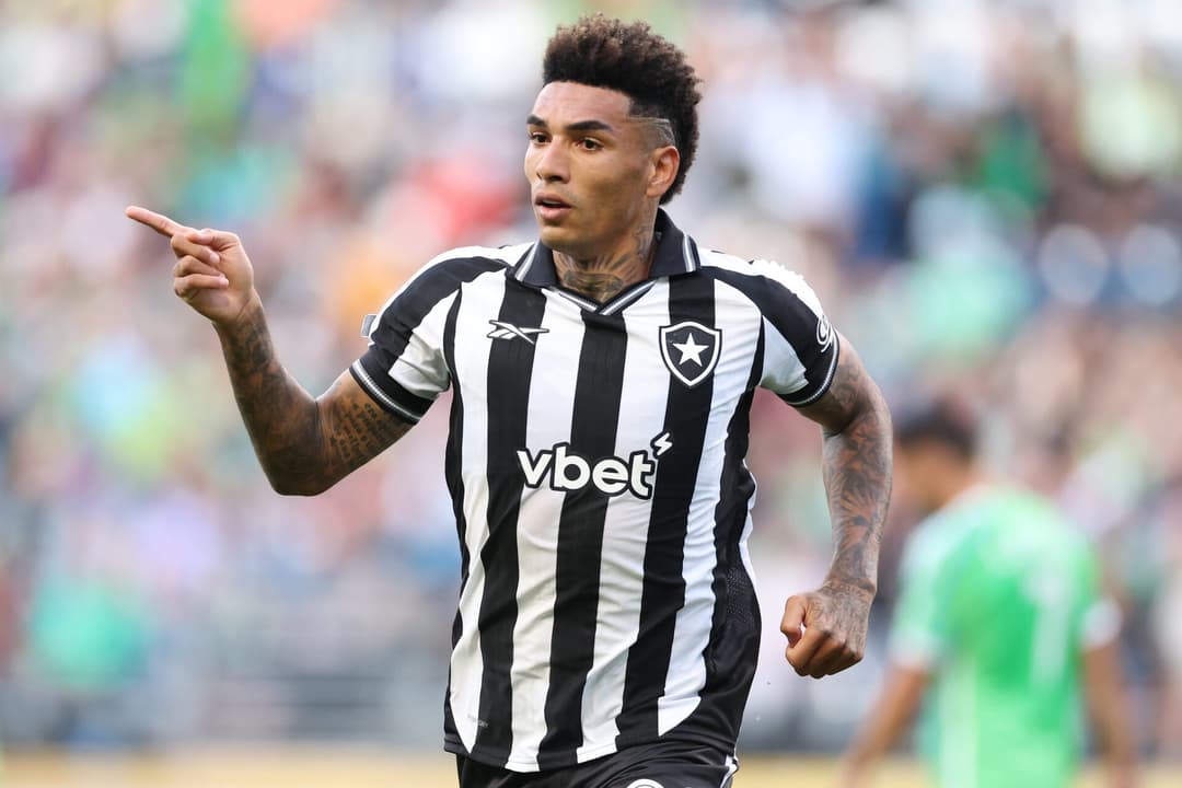 Igor Jesus comemora gol pelo Botafogo na estreia do Mundial de Clubes