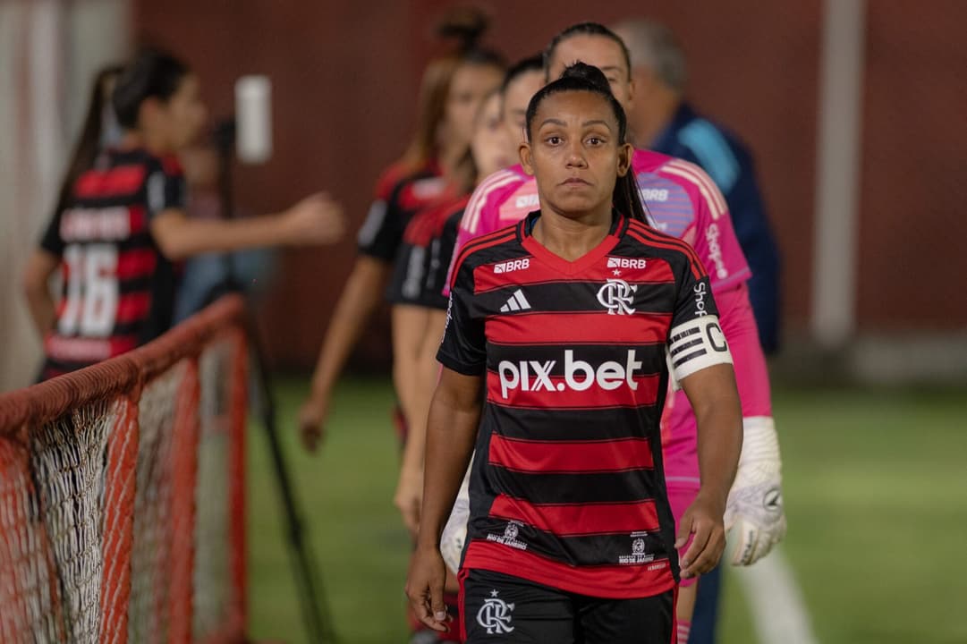 Ju Ferreira é titular do meio-campo do Flamengo no Brasileirão feminino. (Foto: Alê Torres/ Staff Images Woman/ CBF)