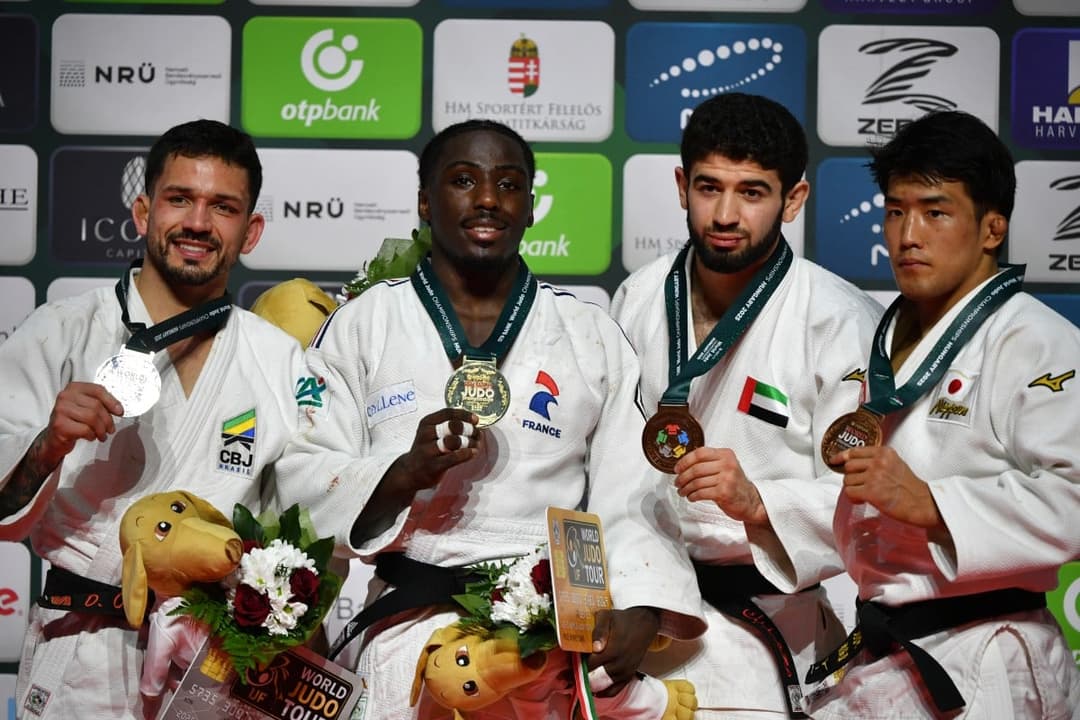 Brasileiro conquistou a medalha de prata no Mundial de Judô