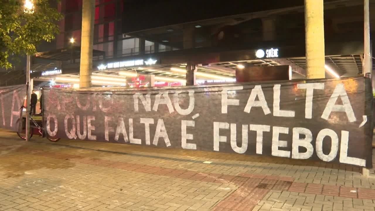 protesto torcida Athletico Arena da Baixada