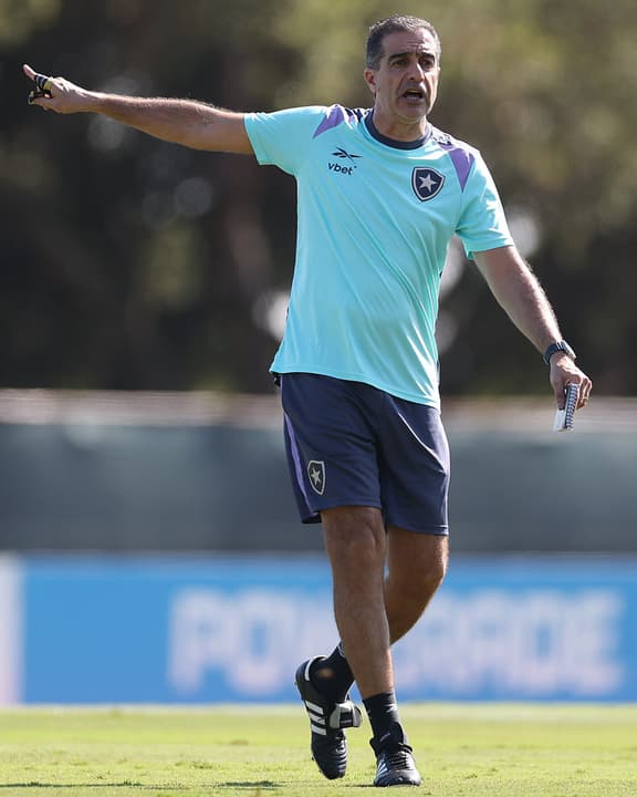 Renato Paiva, técnico do Botafogo