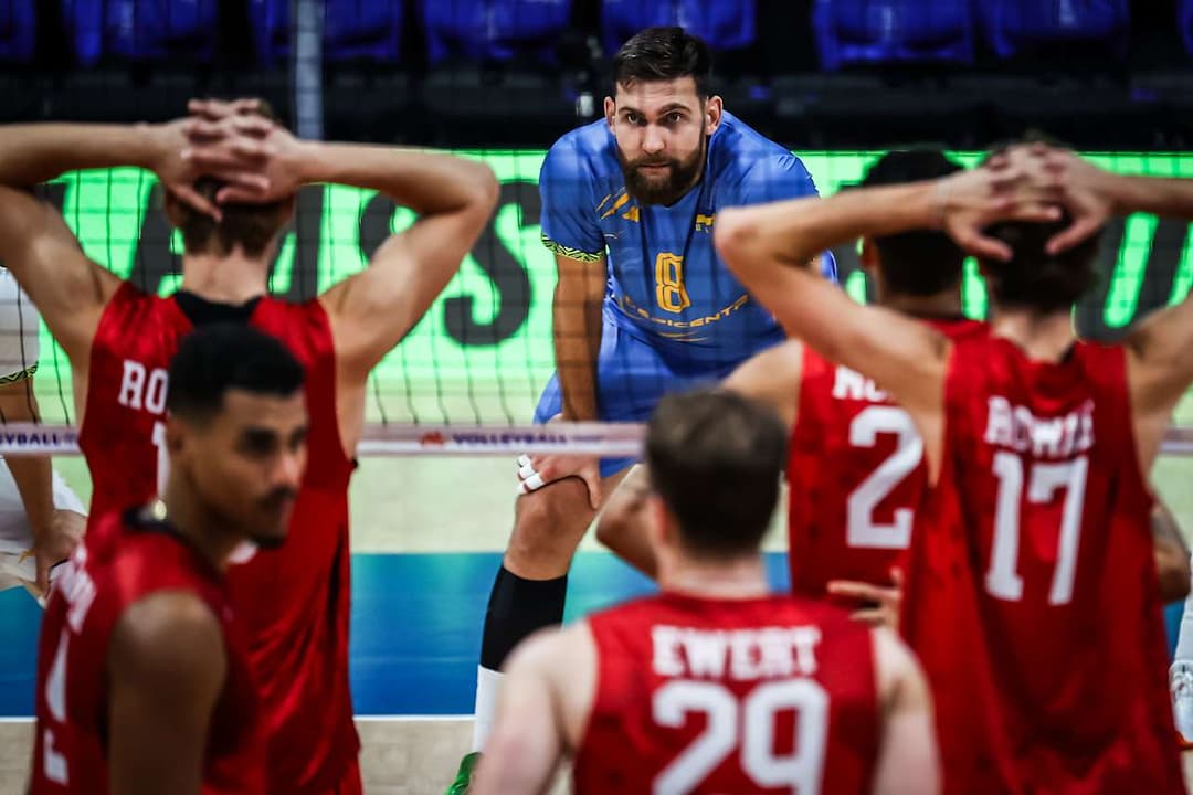 Estados Unidos e Ucrânia na VNL Masculina disputada no Maracanãzinho (Foto: Divulgação / VNL)