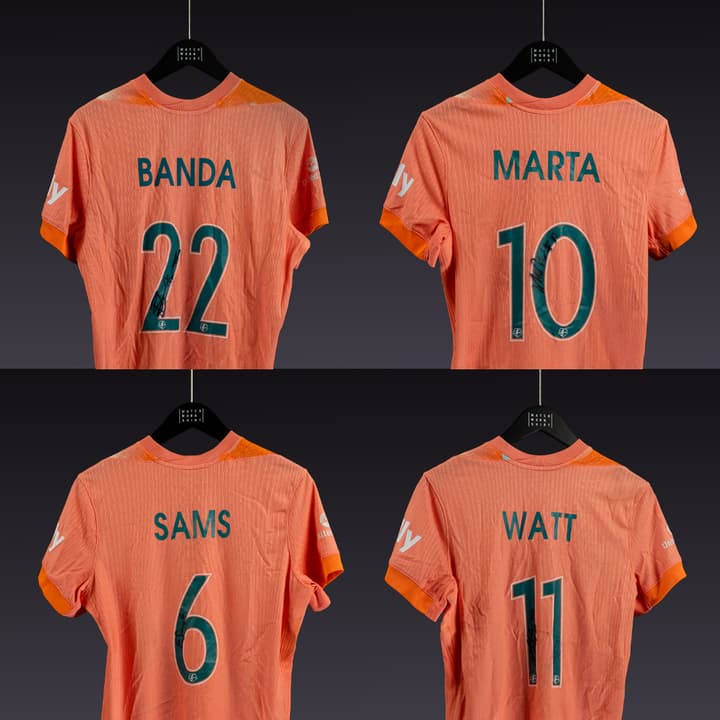 Camisa de Marta será leiloada para apoiar causa LGBT+. (Foto: Divulgação)