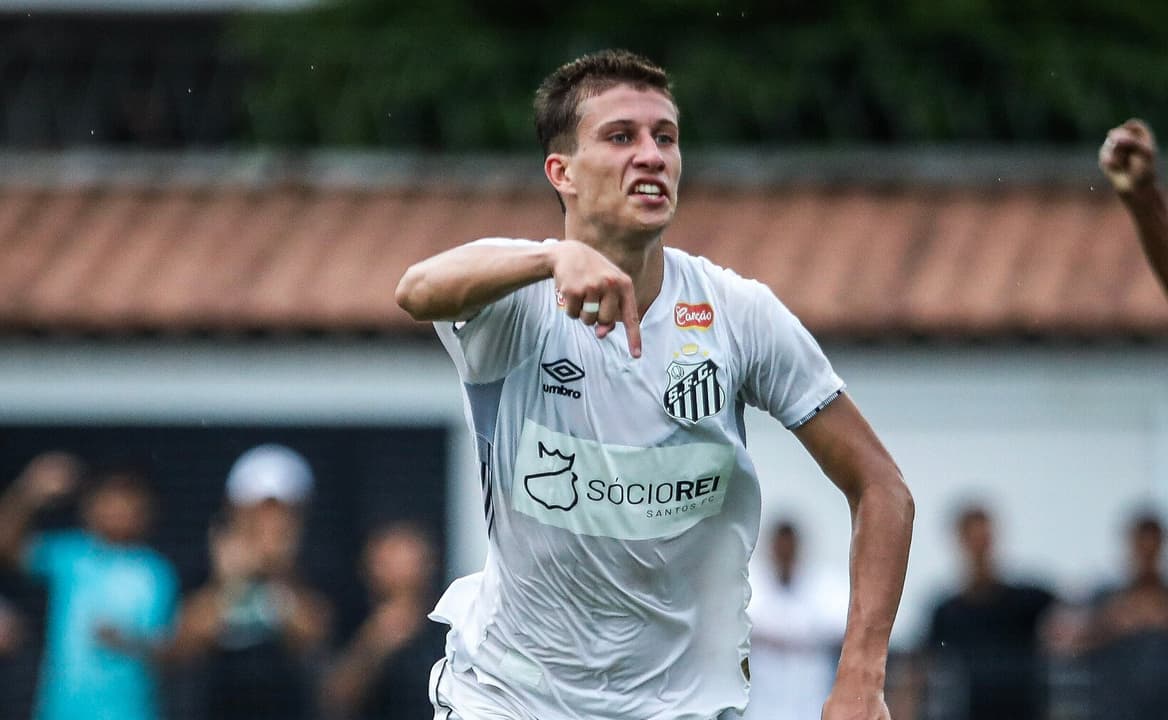 Gabriel Simples marcou dois gols de pênalti no ano (Fotos: Reinaldo Campos/ Santos FC)
