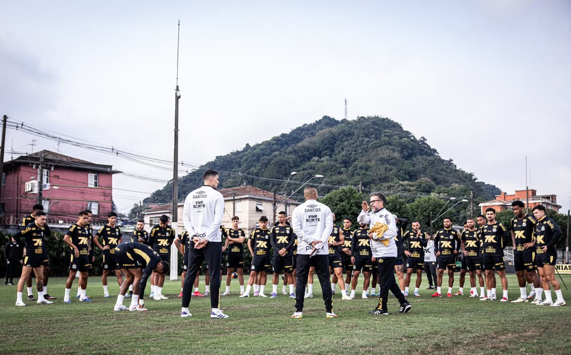 Elenco do Santos durante intertemporada (Foto: Raul Baretta/ Santos FC)