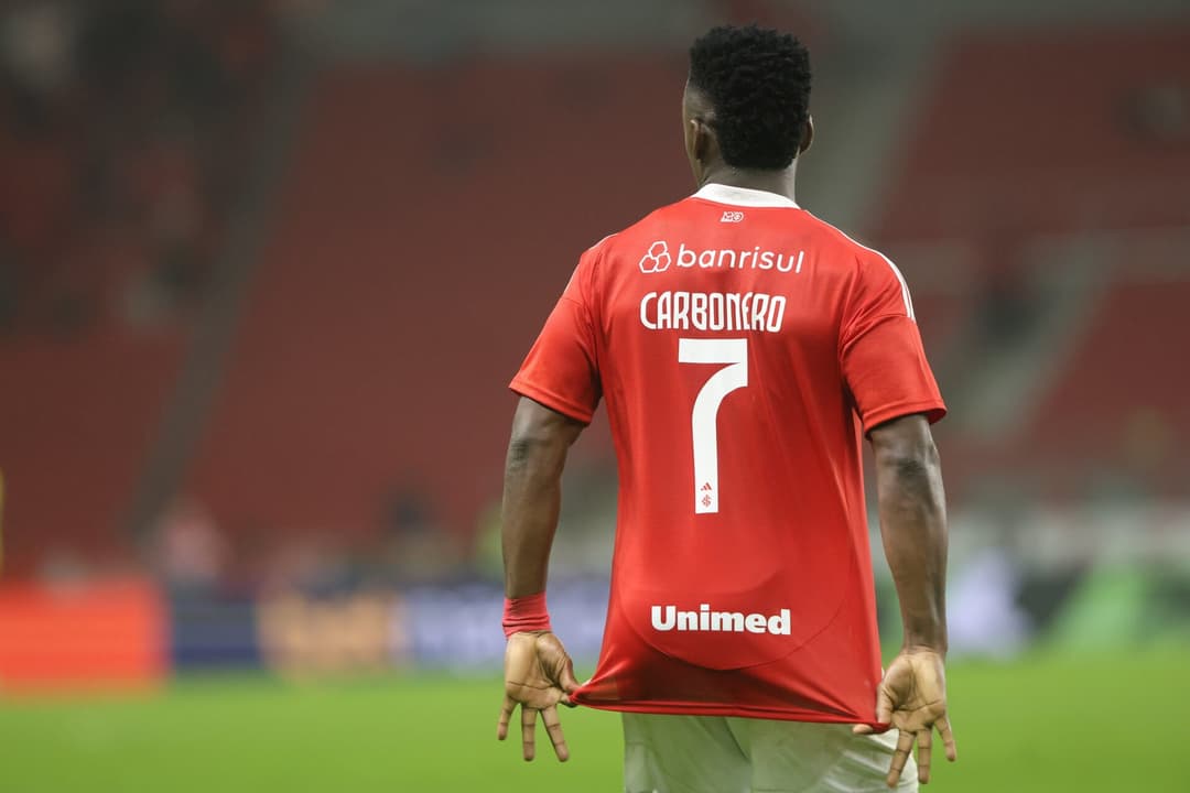 Carbonero comemora gol do Internacional
