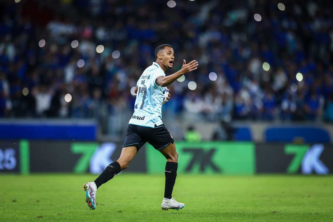 André Henrique comemora gol na derrota do Grêmio para o Cruzeiro. (Foto: Lucas Uebel/Grêmio FBPA)