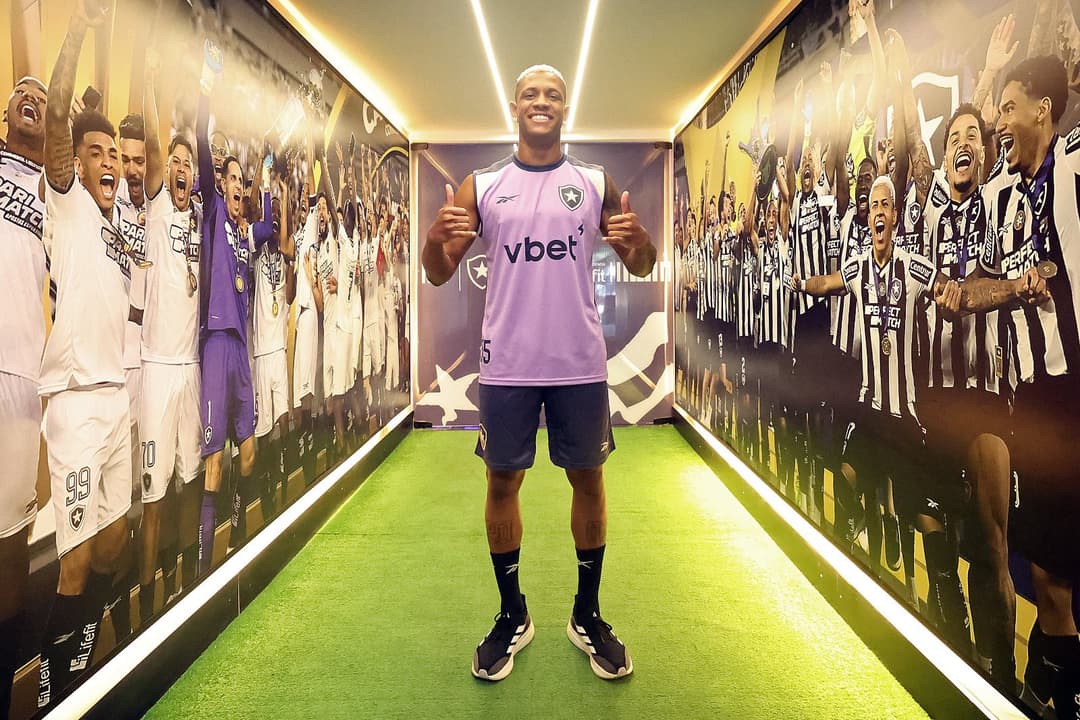 Danilo no Lonier, Centro de Treinamento do Botafogo (Foto: Vítor Silva/Botafogo)