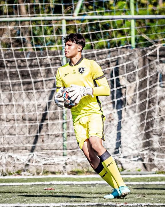 Bruno Samudio defende as cores do Botafogo (Foto: redes sociais)