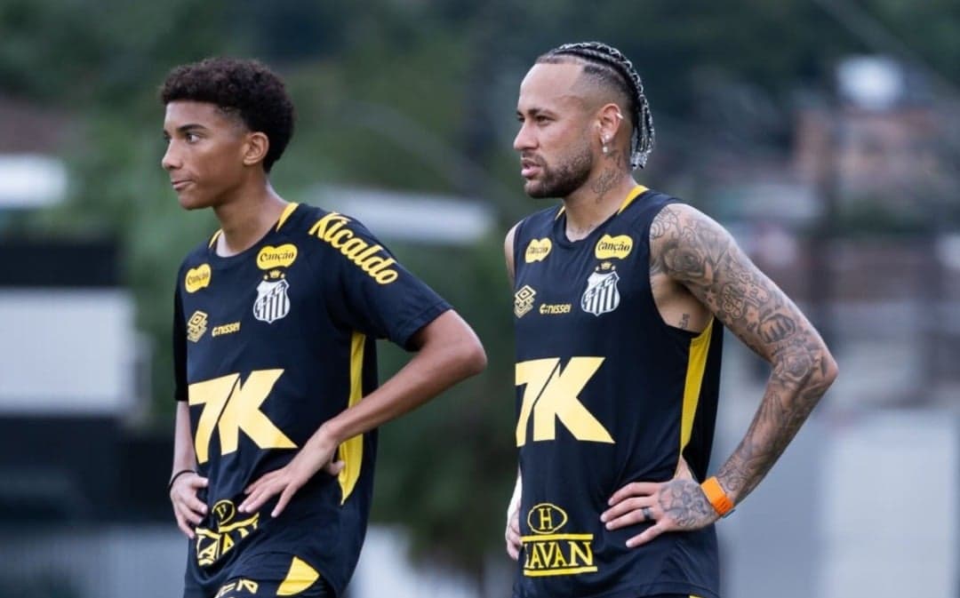 Robinho Jr e Neymar (Foto: Raul Baretta/Santos FC)