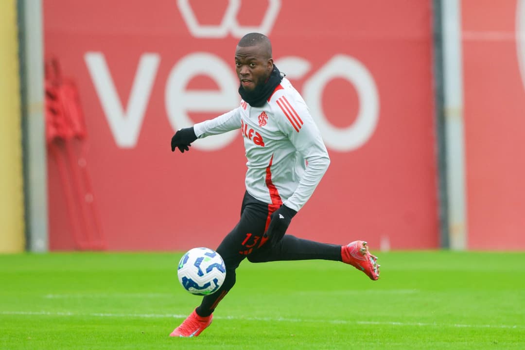Enner Valencia, atacante o Internacional, durante treino no CT Parque Gigante