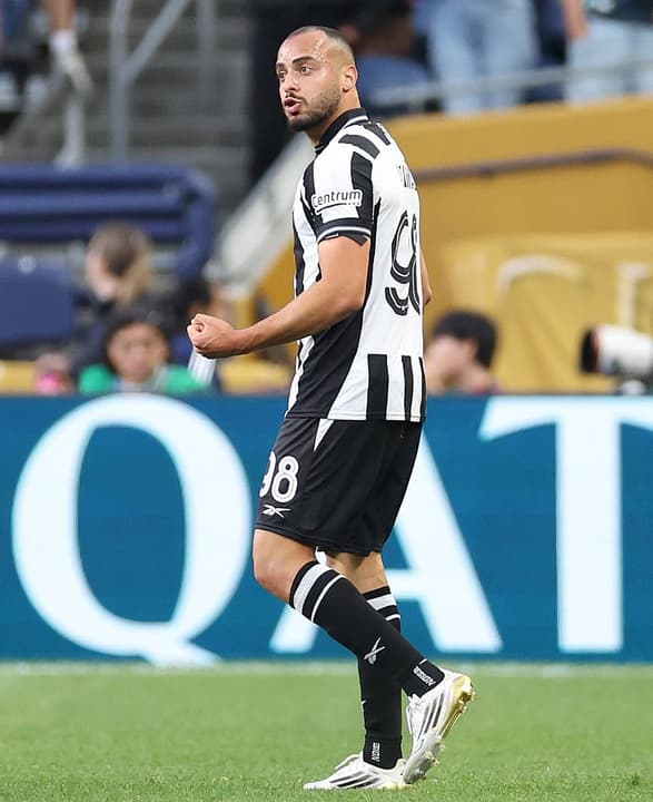 Arthur Cabral na partida contra o Seattle Sounders (Foto: Reprodução/Instagram)